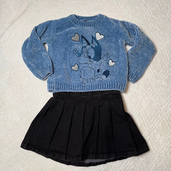 Other - Preppy Cartoon Bluey Girls 5T Chenille Sweater Garanimals Pleated Skort Set